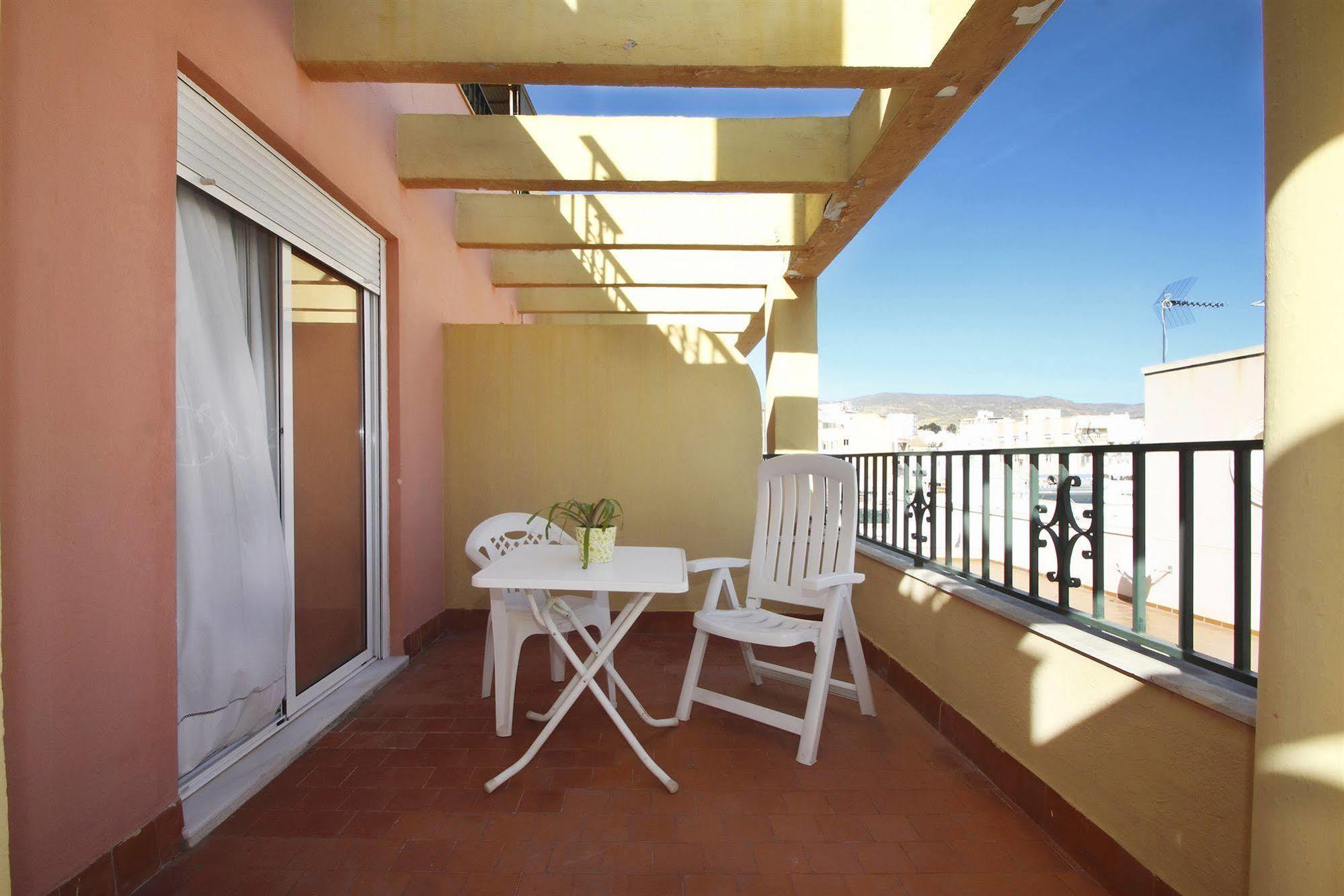 Hotel Sevilla Almeria Bagian luar foto